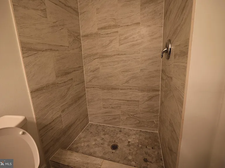 2400 Ansdel Ct — Photo 12