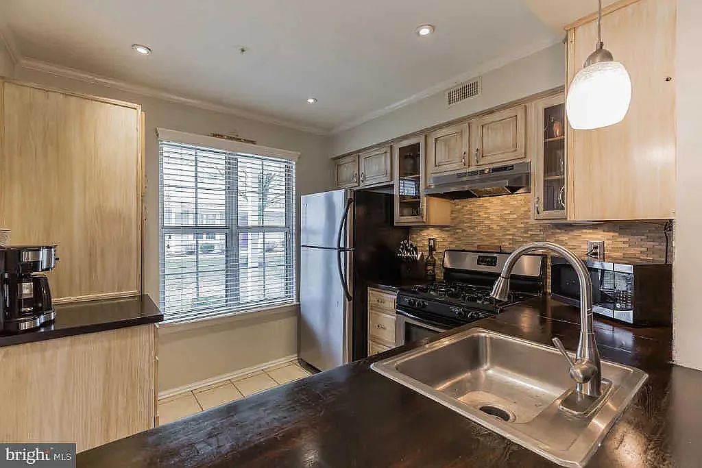 2 bed, 944 sqft, $2,350 — Photo 4