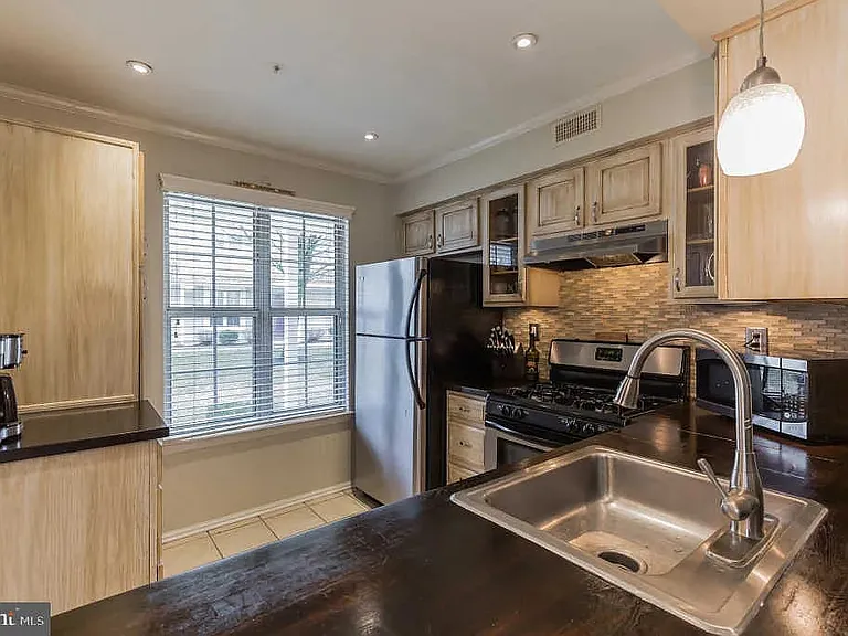 4801 Aberdeen Ln — Photo 4