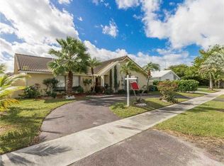 1914 NE 204th Ter, Miami, FL 33179