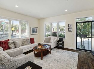 142 Reed St, Philadelphia, PA 19147