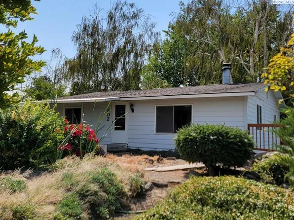 502 Klock Rd, Grandview, WA 98930