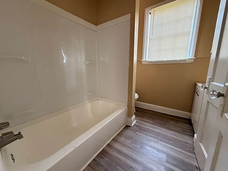 364 Wabash Ave — Photo 2