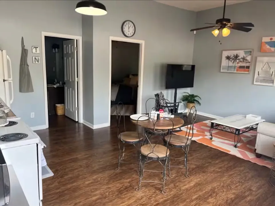 1301 S Lee Hwy #1299