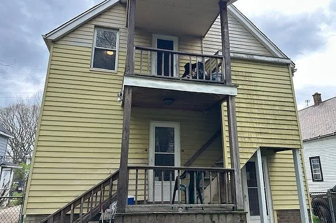 3 bed, 1022 sqft, $1,400 — Photo 2