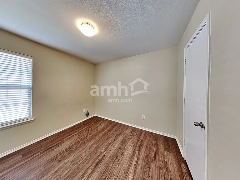 2124 Van Zandt Dr — Photo 20