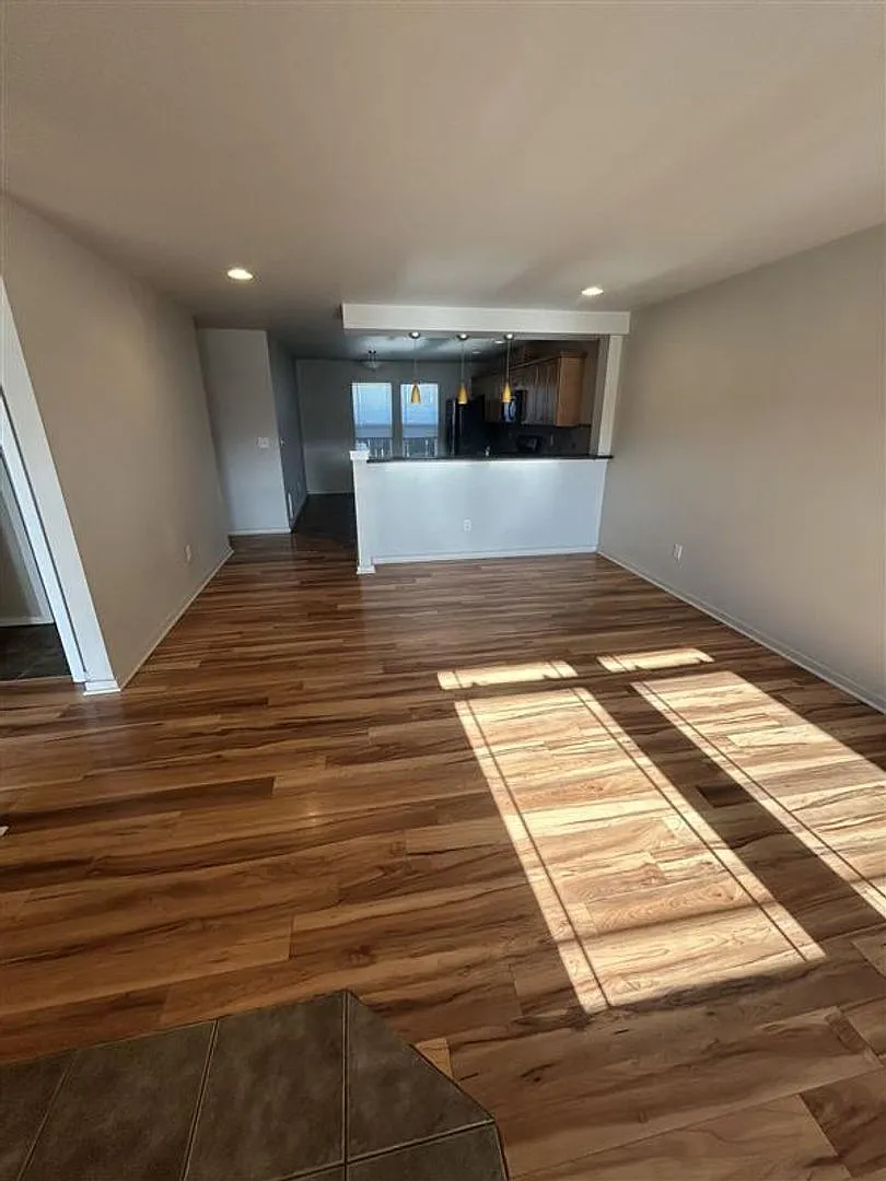 203 Walnut Grove Ct Unit A — Photo 2