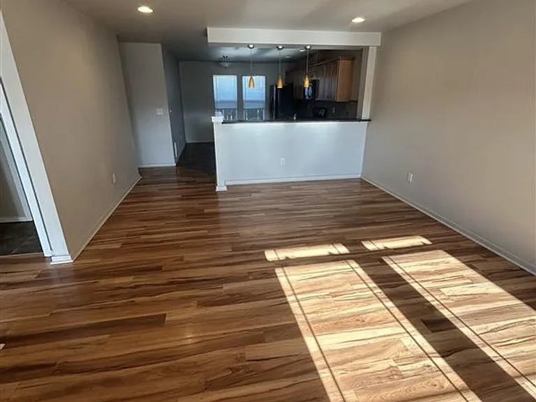 206 Walnut Grove Ct — Photo 3