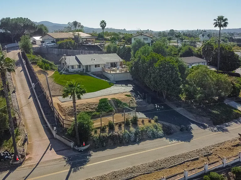 1527 Calavo Dr — Photo 40