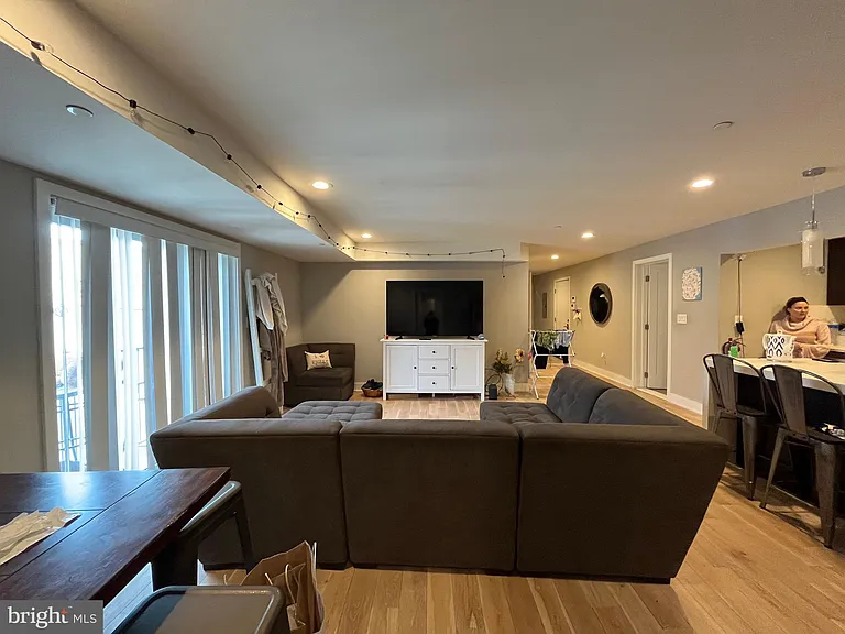 922 N 17th St #26-E — Photo 3
