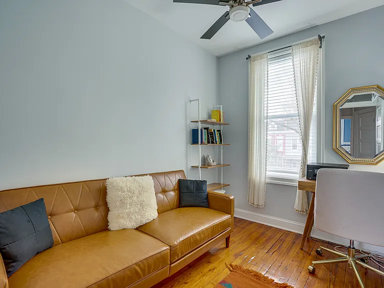 Keefer Pl NW — Photo 4