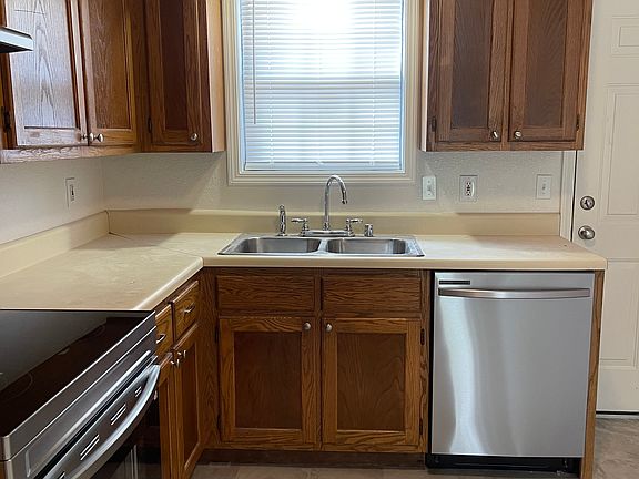 5th image of 705 Thomas St #3