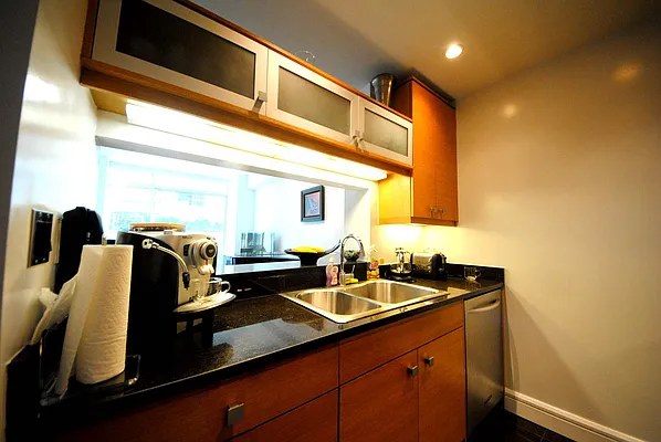 Sold by Viza Group, Inc | media 24