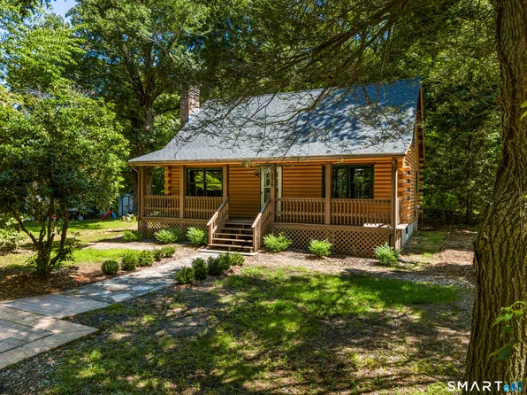176 Lake Drive East, Montville, CT 06370