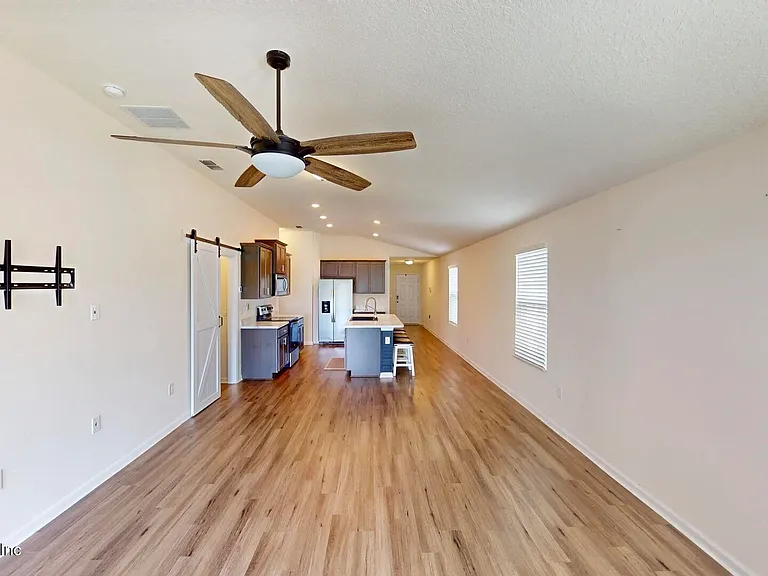2385 Oak Stream Dr — Photo 9