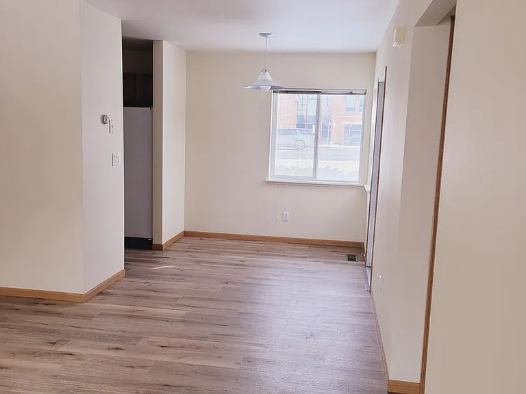Oak Street Town Homes — Photo 4