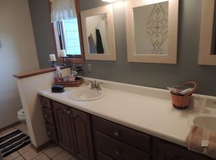 330 Woodbine Rd, Mason City, IA 50401