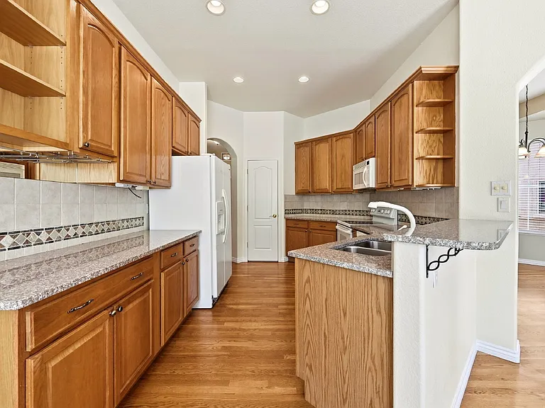 608 Crosswind Point — Photo 10
