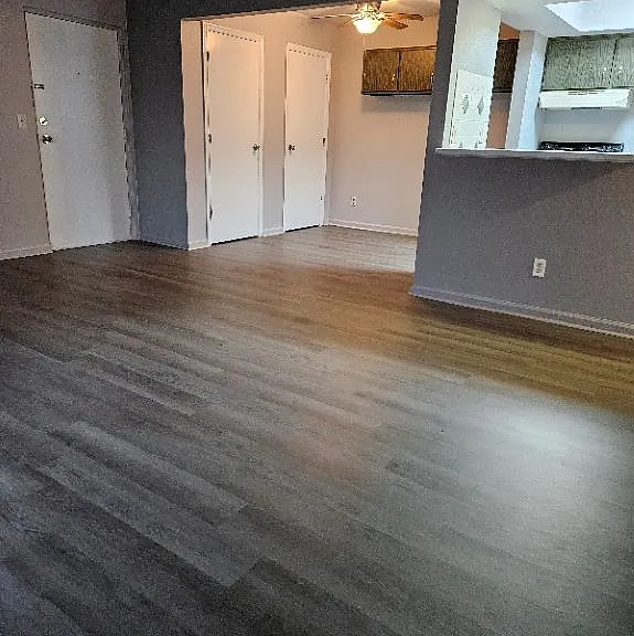 1592 Woodman Dr #10 — Photo 1