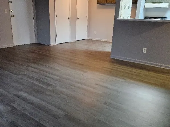 1592 Woodman Dr APT 10, Dayton, OH 45432