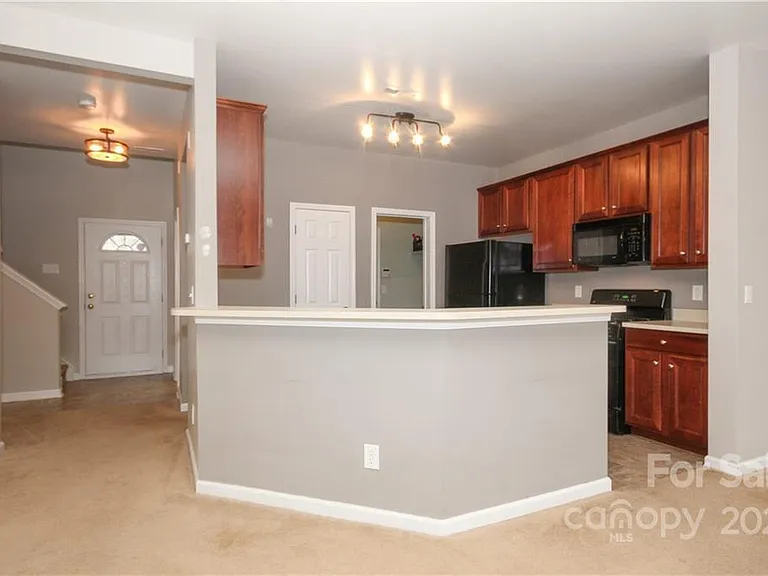 2332 Calabassas Ln — Photo 9