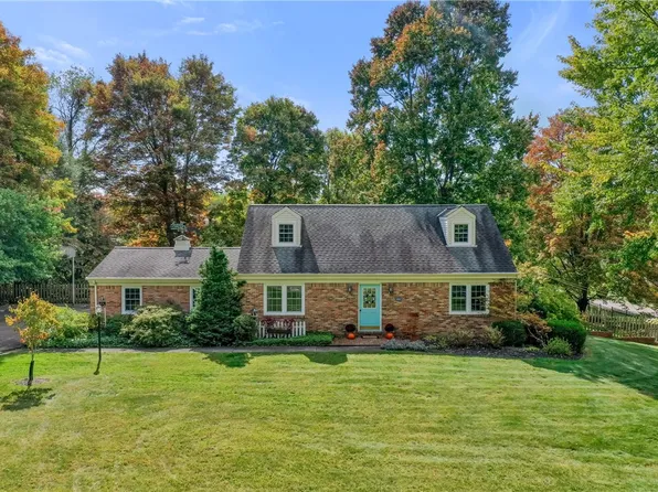 105 Rock Rose Dr, Baden, PA 15005