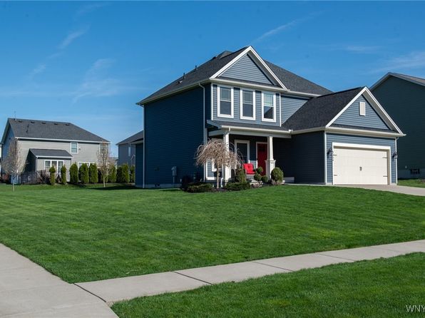 2334 Burbank Dr, Lake View, NY 14085