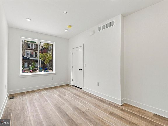 3rd image of 947 N 47th St #1