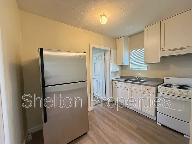 Building Photo - 1713 N 31st Pl #3
