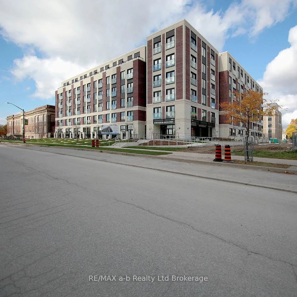 370 South St S — Photo 3