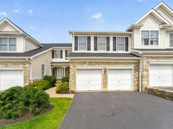 7 Pinehurst Cir, Annandale, NJ 08801