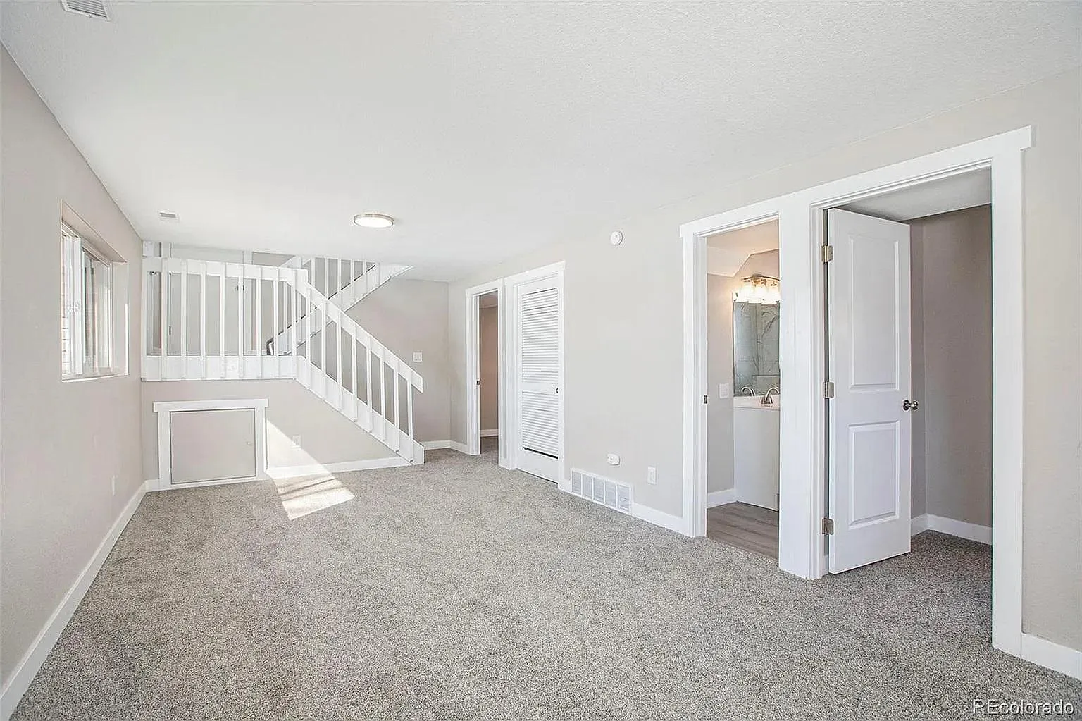 4672 Gatewood Dr — Photo 2