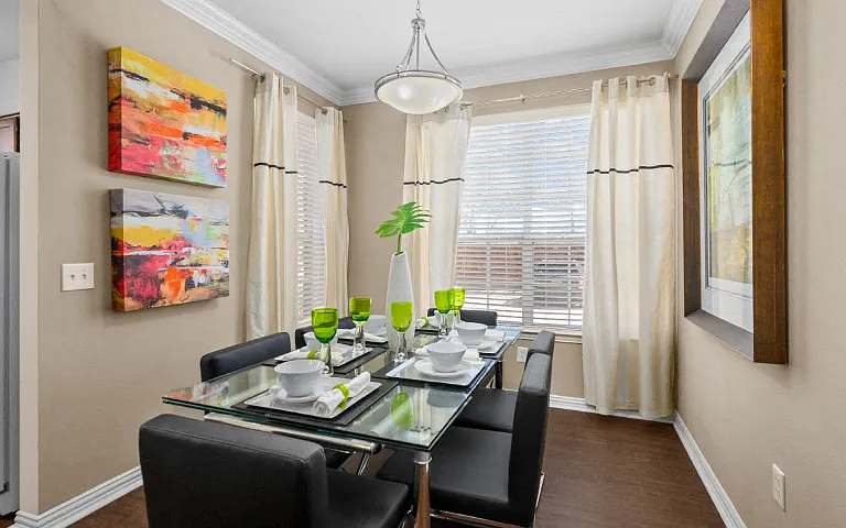 Lanesborough Apartments — Photo 46
