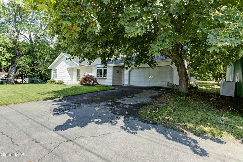 2nd image of 10 Brookside Way