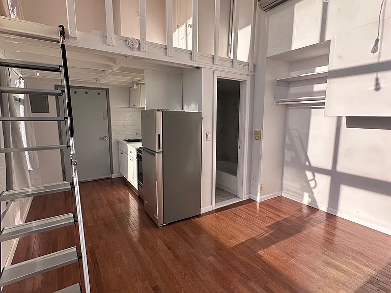 1086 Broadway #703 — Photo 9