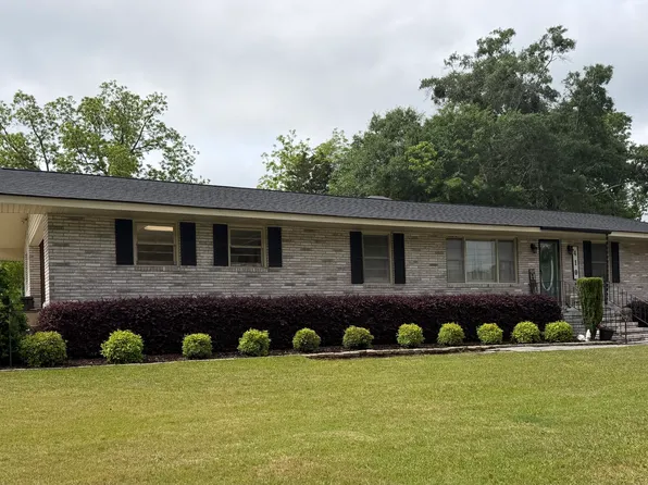 410 Ridgecrest Dr, Elberton, GA 30635