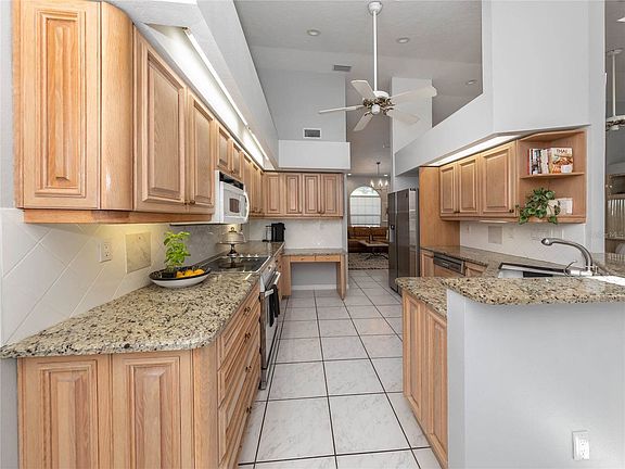 4th image of 1353 Brookside Dr