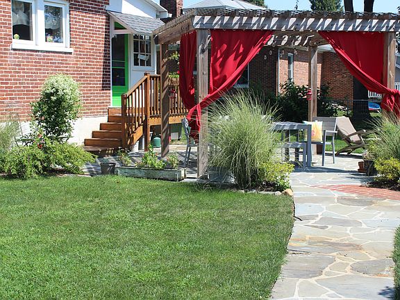 Stone patio w/pergola