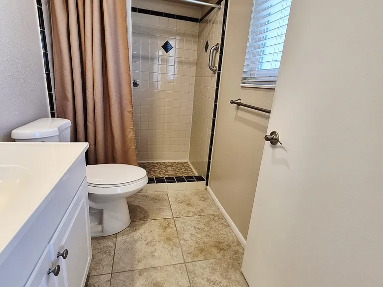 Thornhill Dr — Photo 18