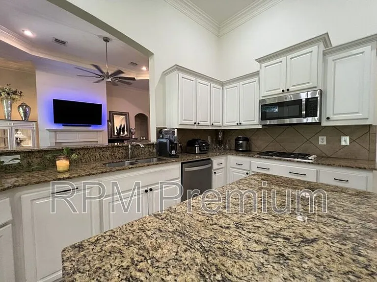 2913 Country Lakes Ave — Photo 13