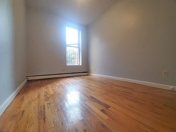 5th image of 550 Saint Marks Ave #1L
