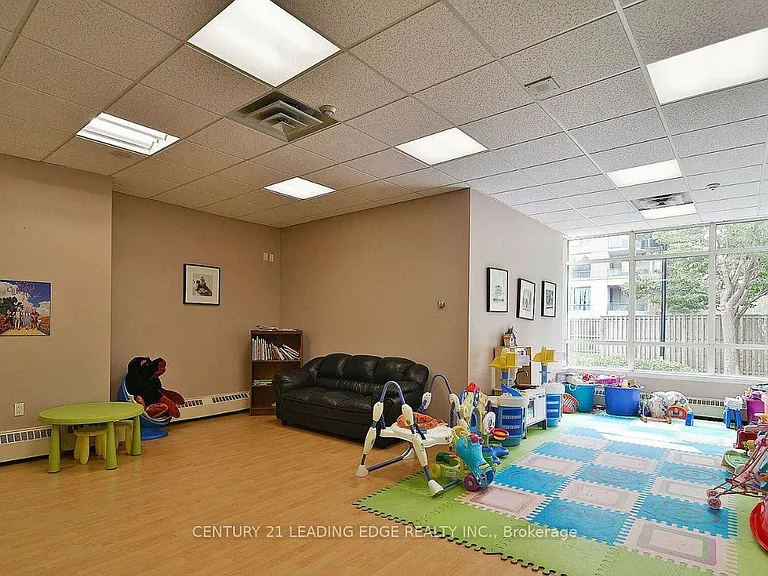 7 Bishop Ave #2408 — Photo 9
