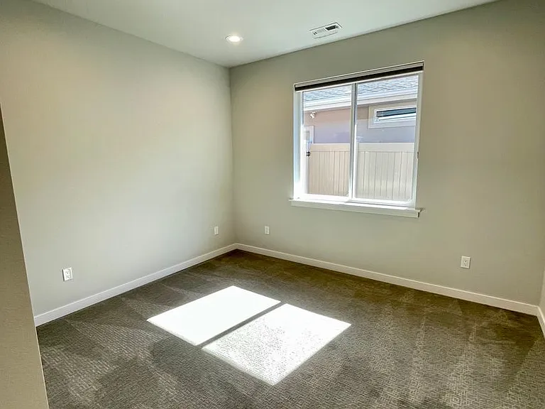 304 E Stanford Ave — Photo 28