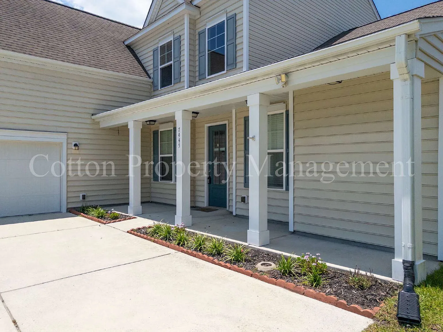4 bed, 2.5 bath, 3058 sqft, $3,200 — Photo 4