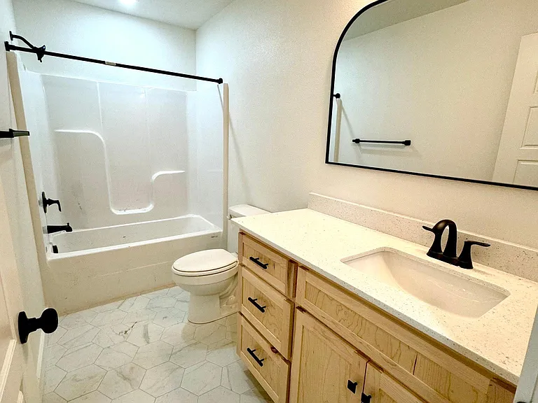 2279 W Wedington Dr — Photo 7
