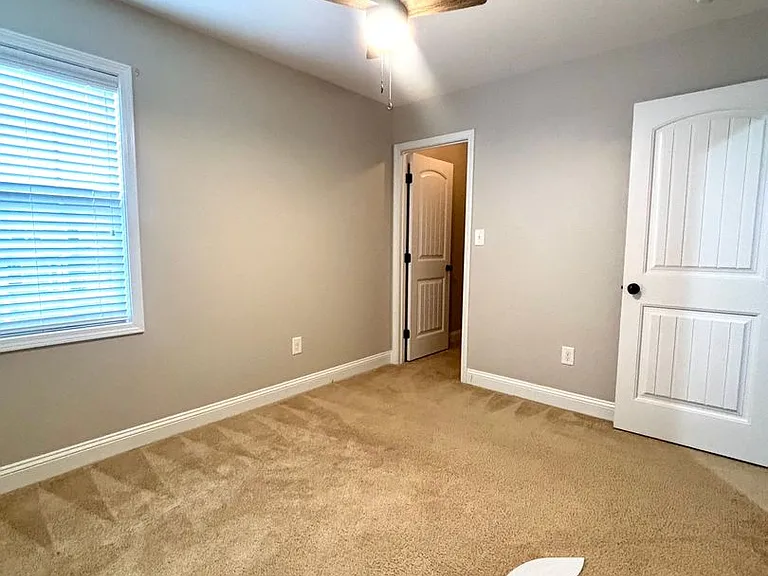 239 Fountain Grove Dr — Photo 23