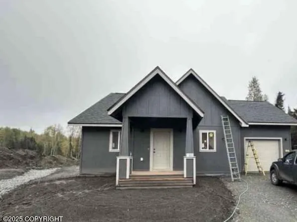 1323 N Unicorn Cir, Palmer, AK 99645