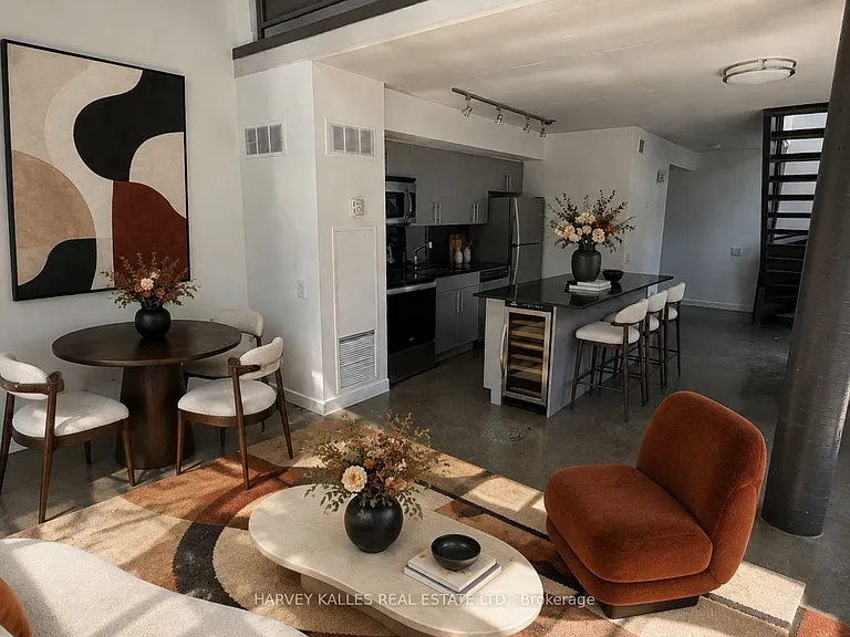 36 Charlotte St #704 — Photo 3