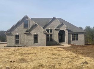 120 Ridgewood Dr, Henderson, TN 38340