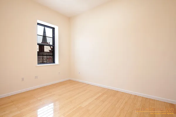 Sold by aptsandlofts.com | media 21